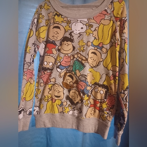 Tops - Peanuts Character Print Gray Sweater